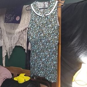 Urban outfitters Peter Pan collar floral dressq